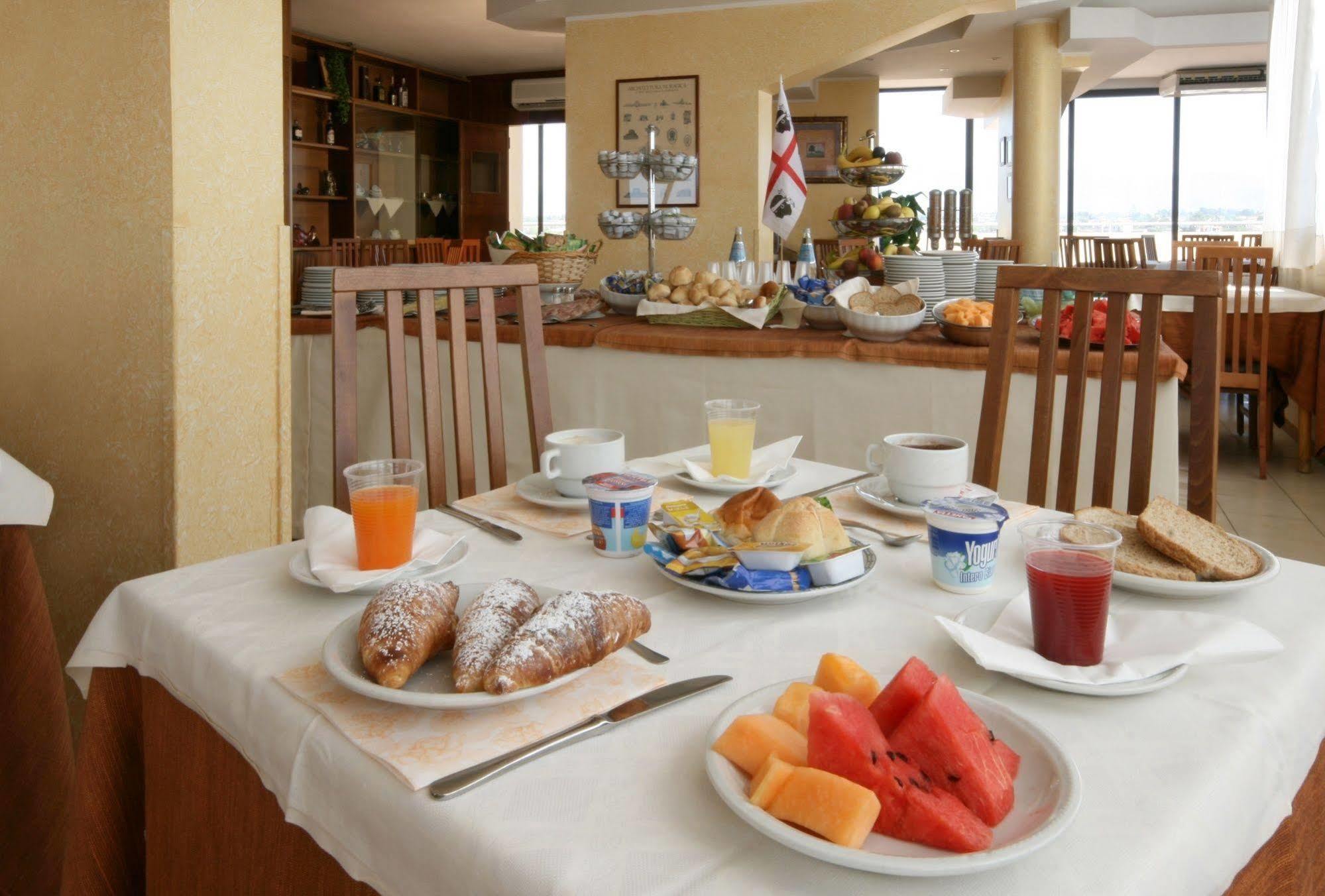 Hotel Setar Quartu SantʼElena Dış mekan fotoğraf